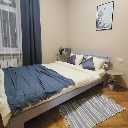 В Центрі М.Чернівці 2 Кімнатна Затишна Квартира. Екстериор снимка