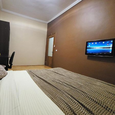 В Центрі М.Чернівці 2 Кімнатна Затишна Квартира. Екстериор снимка
