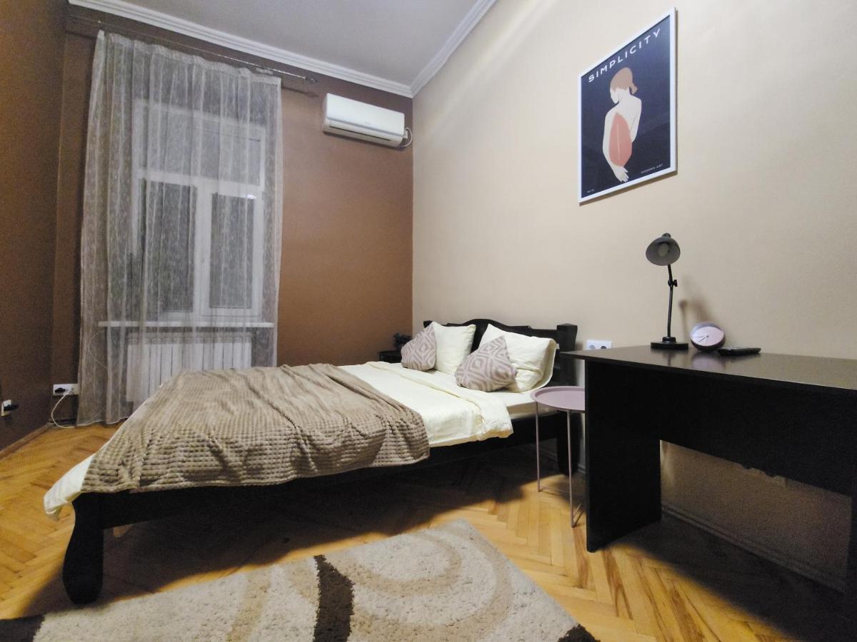 В Центрі М.Чернівці 2 Кімнатна Затишна Квартира. Екстериор снимка